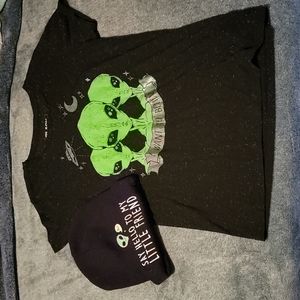 Alien T-shirt with beanie!